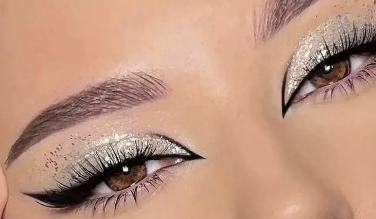 silver shimmer eye makeup