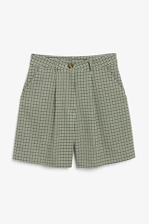 Houndstooth bermuda shorts - Green and beige houndstooth - Shorts - Monki WW