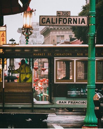 SFGATE on Instagram: “@viceth_vong doesn't get more SF than the Cable Car rolling through Chinatown. #sanfrancisco #sf #bayarea #lovesf #sflove #citybythebay…”