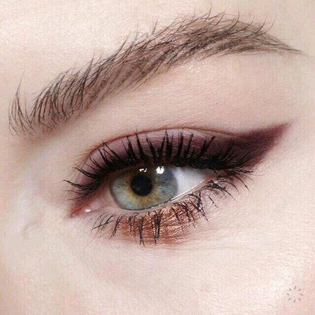 brown smokey eyeliner