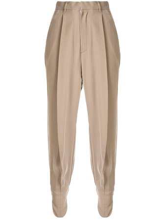 AKIRA NAKA pleated tapered trousers brown AP1925BE - Farfetch