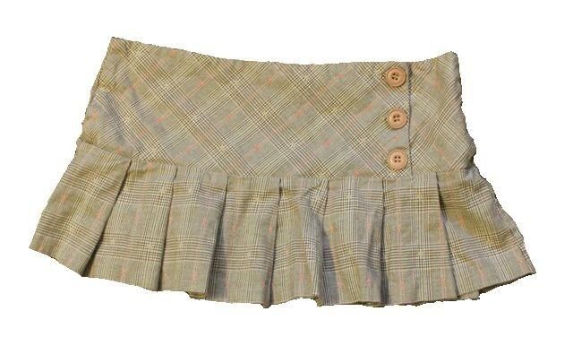 pleated skirt w/ buttons
