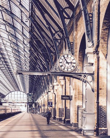 kings cross train station aesthetic london