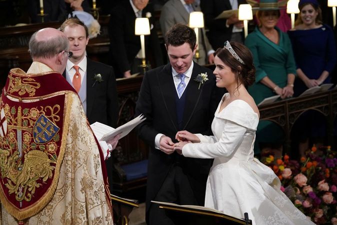 Queen Elizabeth's granddaughter marries at grand royal wedding | ABS-CBN News