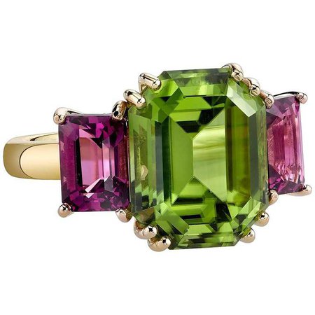 Peridot and Rhodolite Garnet Ring For Sale at 1stdibs