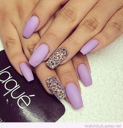 Light-purple-nails-with-diamond-accent-nails.jpg (550×575)
