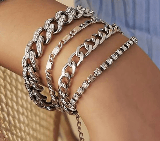 (silver bracelet)