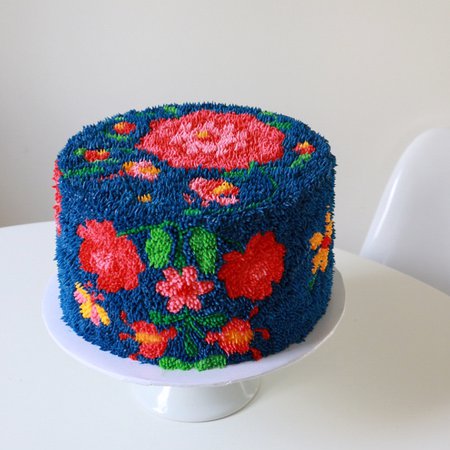 alana jones-mann on Instagram: “Desserts inspired by Mexico. 🇲🇽Cake subtly inspired by Oaxacan embroidery and cookies frosted with the otomi patterns that come from…”