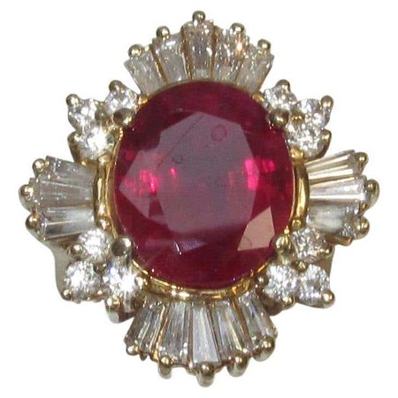 Unheated Burma Mogok 5.64 CT Ruby Diamond Ring in Platinum For Sale at 1stDibs