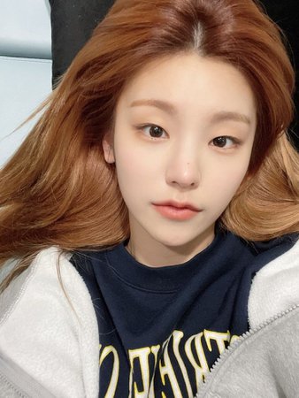 yeji vlive red hair itzy