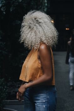 Silver and Natural - Gorgeous!! | Natural hair styles, Hair styles, Natural gray hair
