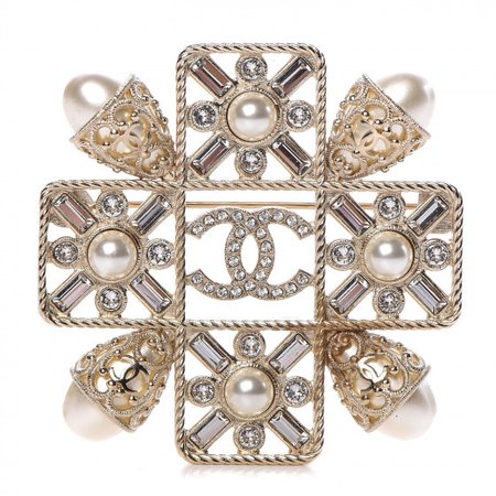 Chanel | pearl crystal CC brooch