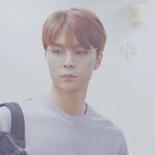 johnny seo with glasses