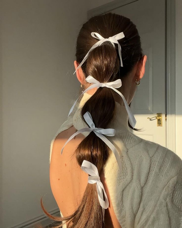 hair in bows