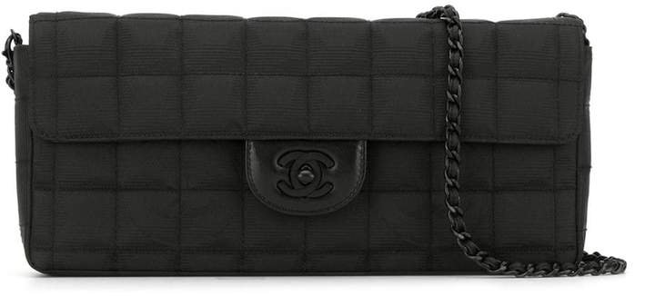 Chanel Pre Owned 2001 Travel Line quilted shoulder bag