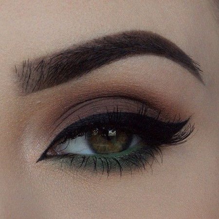 Brown Smokey & Green Eye Makeup