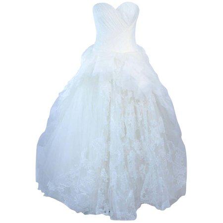 VERA WANG White Tulle and Lace Wedding Gown With Gathered Bustier Size 4 10K For Sale at 1stDibs | wedding dresses vera wang, vera wang wedding dresses, vera wang wedding gown