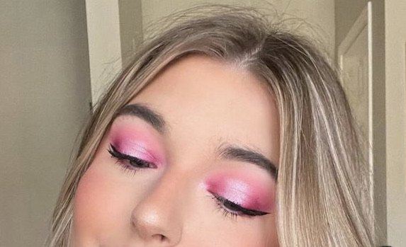 @breezylistman.beauty via Instagram Pink Religion Palette Eyeshadow Look