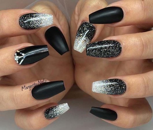 Black and White Ombré nails