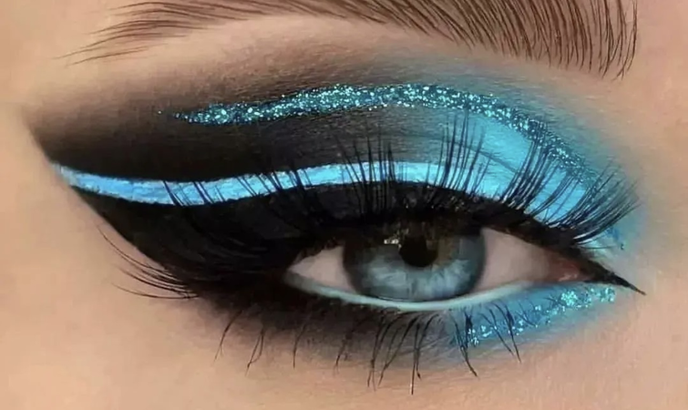 black/blue eye makeup