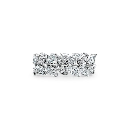 Tiffany Victoria® diamond vine band ring in platinum. | Tiffany & Co.