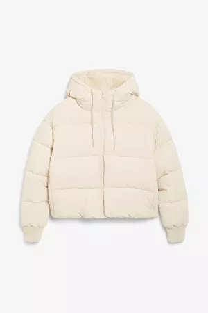 Cropped puffer jacket - Beige - Jackets - Monki ES