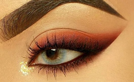 Orange Winged Eye Makeup