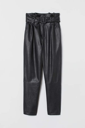 Ankle-length Pants with Belt - Black