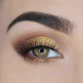 Gold Eye Look