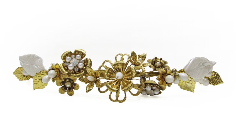 HAIR CLIP WITH FLOWERS