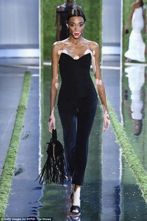 Winnie Harlow dazzles in velvet bustier as she storms the runway at Cushnie Et Ochs' NYFW show | Daily Mail Online