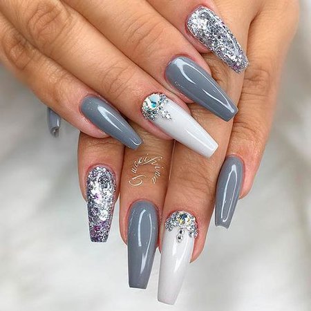 Pinterest - The term coffin nails is pretty controversial, but that does not make such nails less fabulous-looking. Besides, we know the best w | Paznokcie