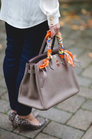 street styling scarf on bag - Sök på Google