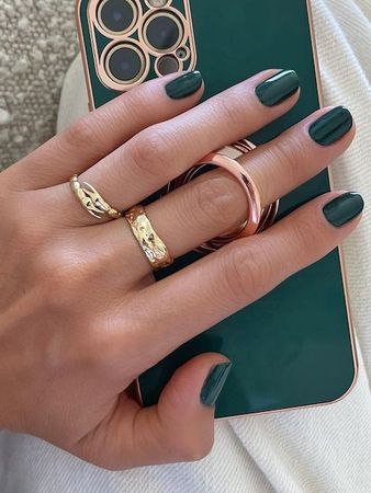best-green-nail-polishes-296360-1636849832251-promo.700x0c.jpg (700×933)