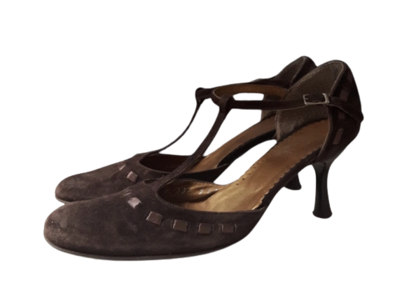 vintage brown suede heels