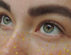 • love pretty drawing eyes face painting orange indie green eye body writing lovely skin brown eyebrows yellow paint Freckles clear site model eyebrow pretty eyes green eyes aesthetic outline aesthetics outlines site models cool eyes coasy •