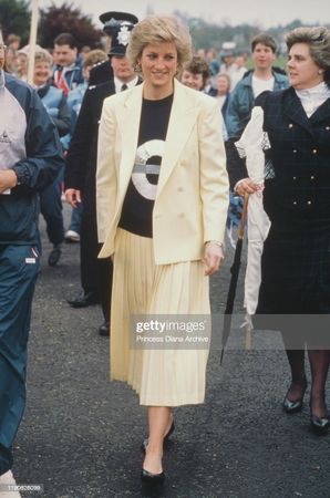 Diana, Princess of Wales attends the start of the London Marathon,... News Photo - Getty Images