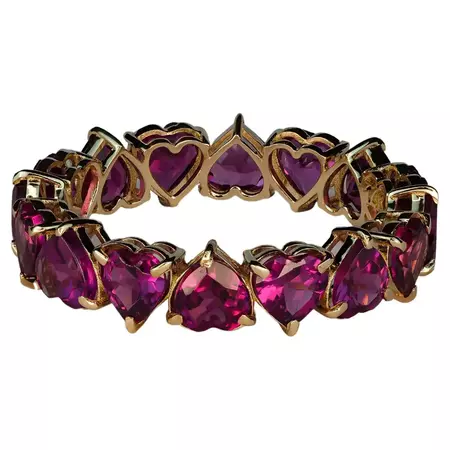 Customizable 14k Gold Heart Eternity Ring with Heart Garnets For Sale at 1stDibs