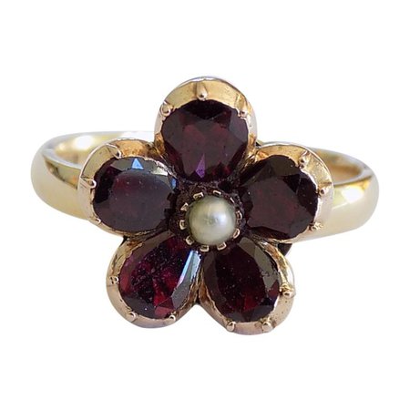 Georgian Foil Backed Garnet Pearl Gold Flower Ring For Sale at 1stdibs