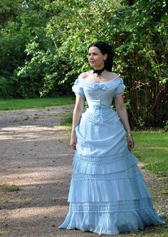 Victorian Dresses from the 1880s | Viktorianische mode, Modezeichnungen, Historischen kostümen