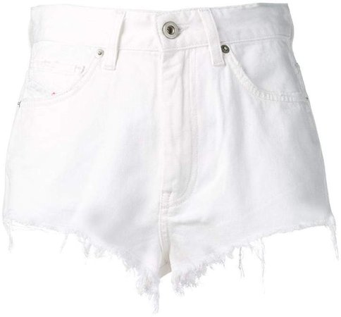 frayed shorts in denim