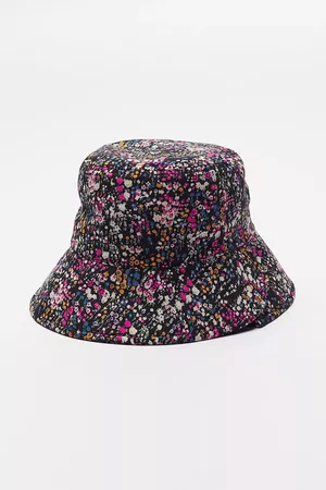 Fleur Slit Rim Bucket Hat | Urban Outfitters