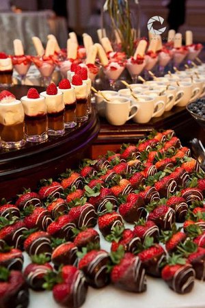 Wedding Trend: 85 Wedding Mini Desserts | Wedding reception food, Reception food, Wedding food stations