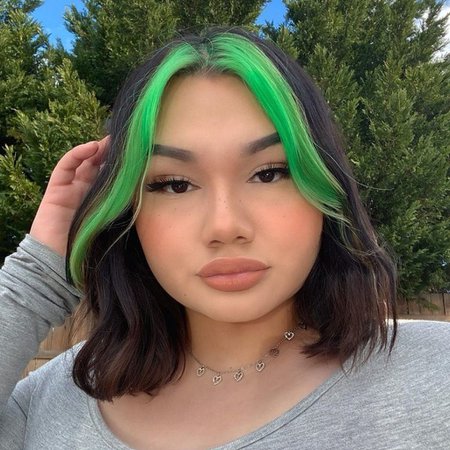 Green e girl hair