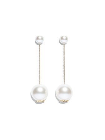 Dangly white pearl earrings