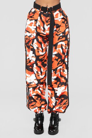 Ready To Hide Out Cargo Pants - Orange