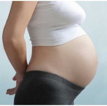 8 month pregnancy belly