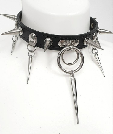 spiked collar
