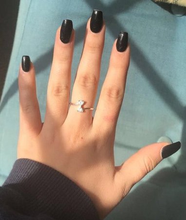 black acrylic nails