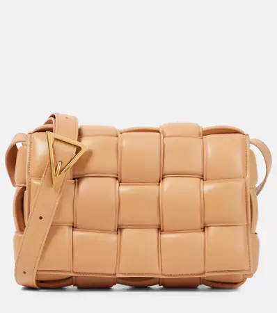 Padded Cassette Leather Shoulder Bag in Beige - Bottega Veneta | Mytheresa